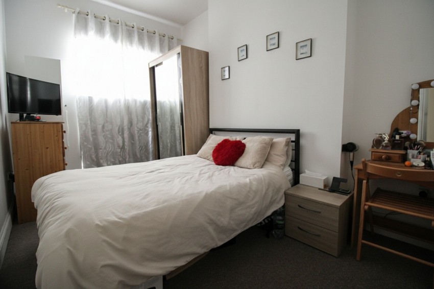 Images for Hyde Gardens, Eastbourne, BN21