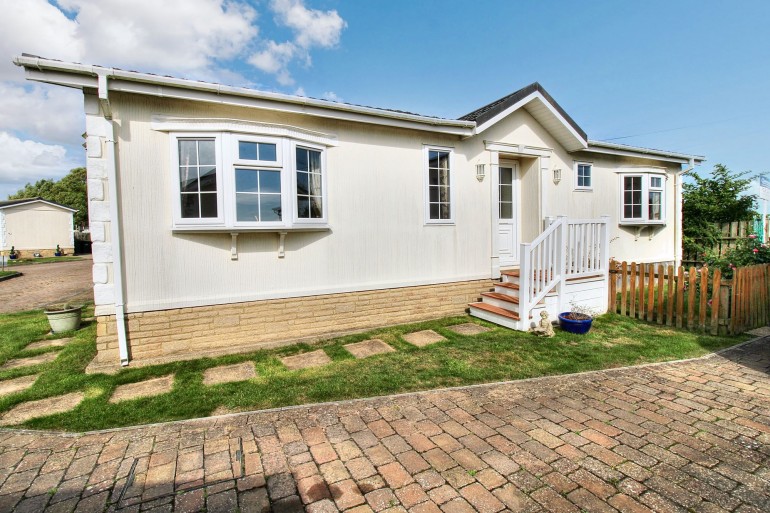 Kingfisher Close, Normans Bay, BN24