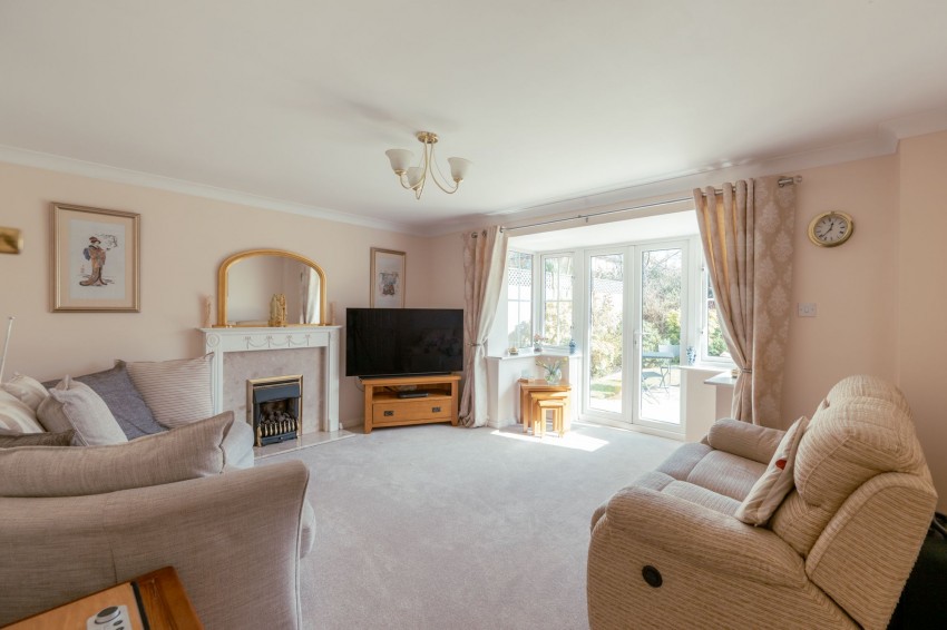 Images for Darent Close, Stone Cross, BN24