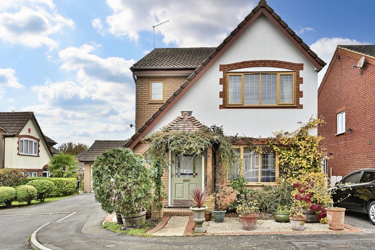 Cuckmere Drive, Stone Cross, BN24