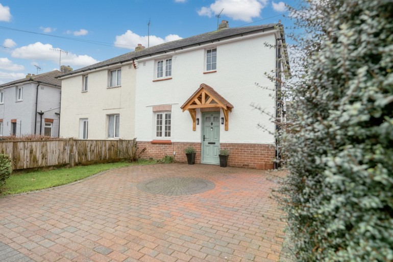 Knoll Crescent, Eastbourne, BN22