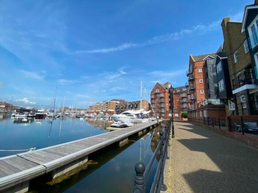 Images for Silver Strand West, Eastbourne, BN23