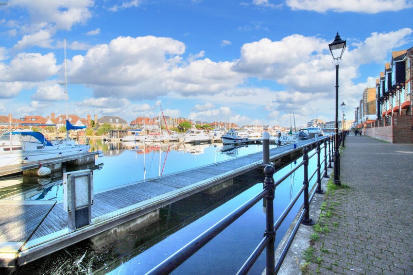 Images for Silver Strand West, Eastbourne, BN23